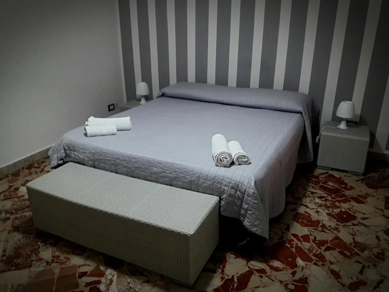 Al Civico 8 - Palermo Bed & Breakfast 2*,
