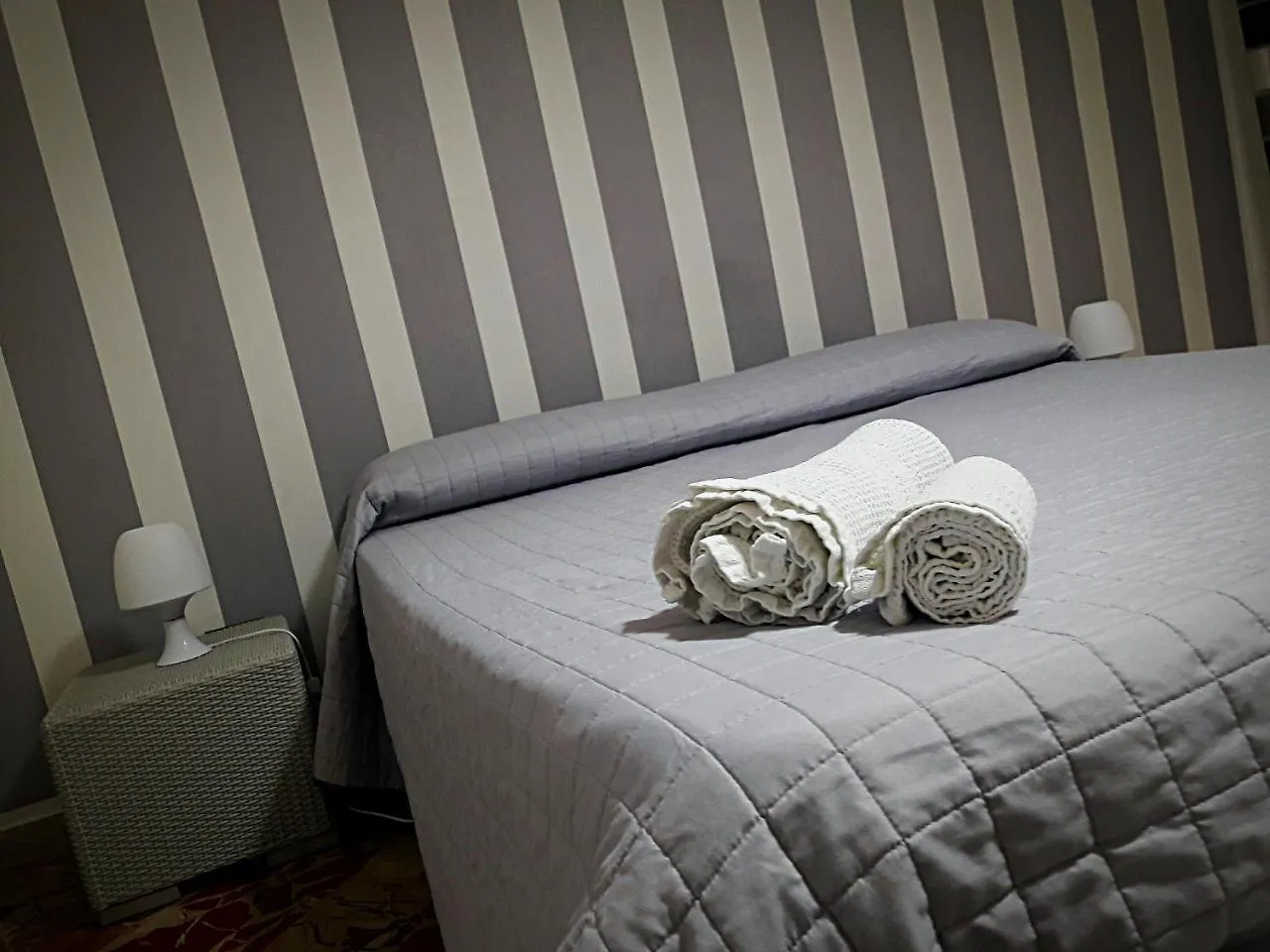 Al Civico 8 - Palermo Bed & Breakfast